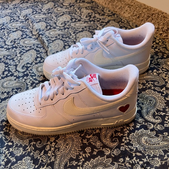 Nike Air Force 1 Lows- Valentine’s Day Edition - Picture 3 of 4